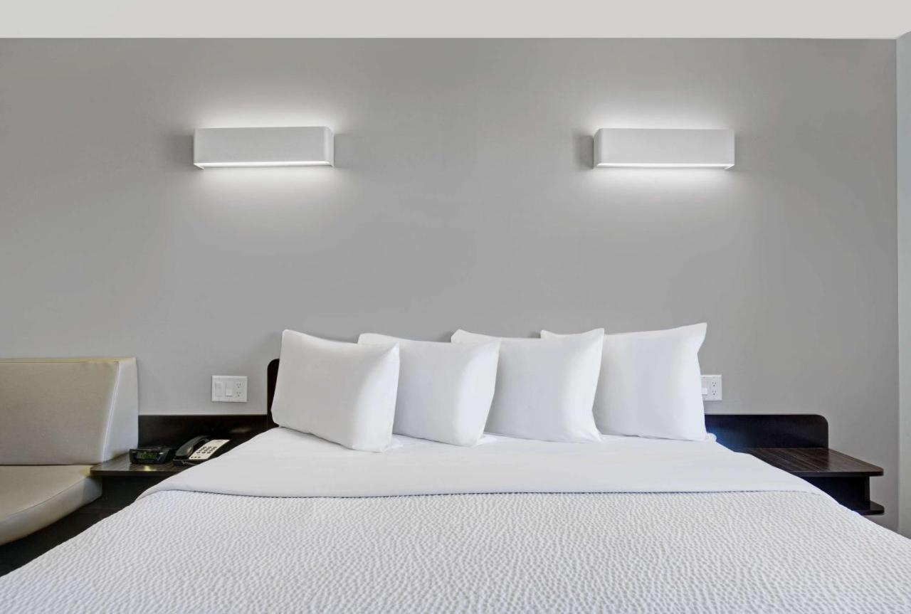 Motel 6 Airdrie Luaran gambar