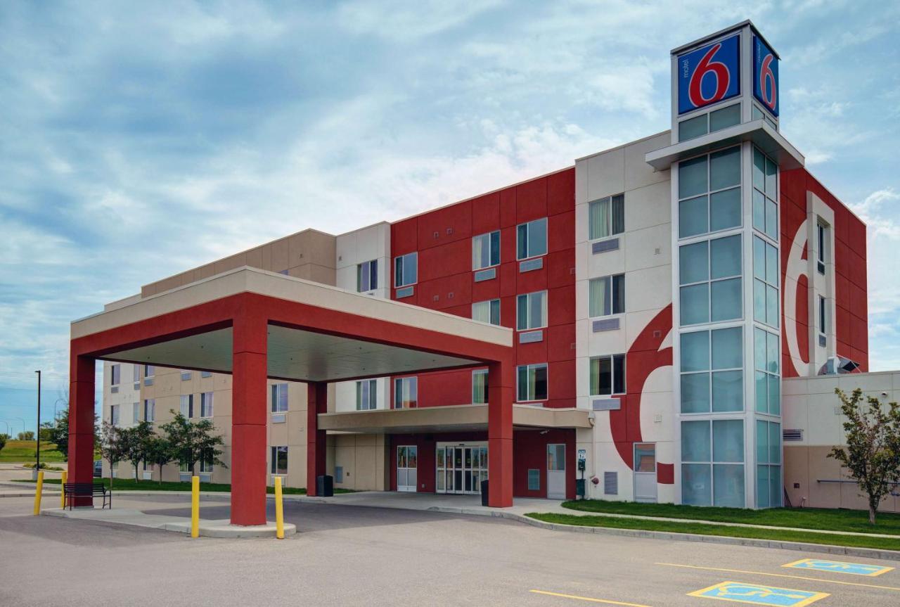 Motel 6 Airdrie Luaran gambar
