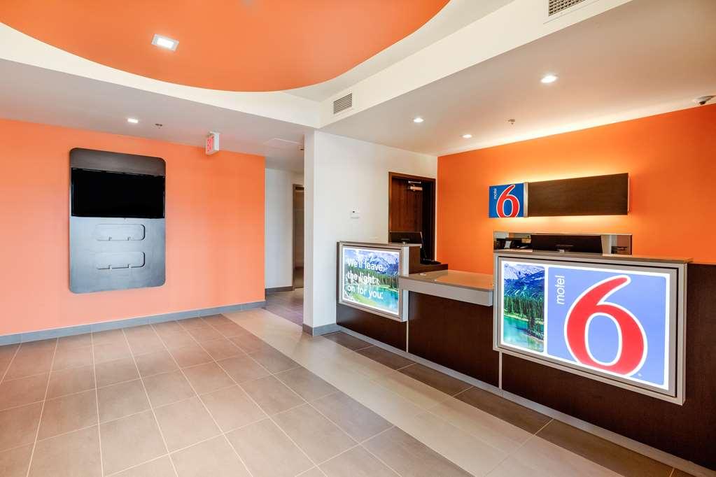 Motel 6 Airdrie Dalaman gambar