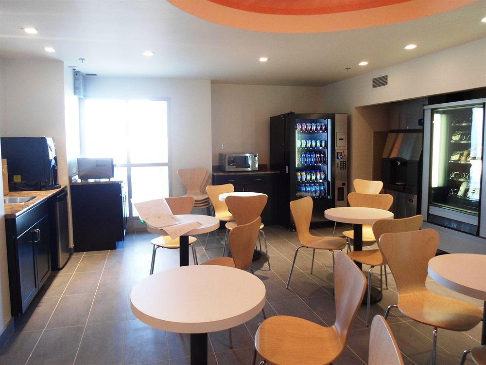 Motel 6 Airdrie Luaran gambar