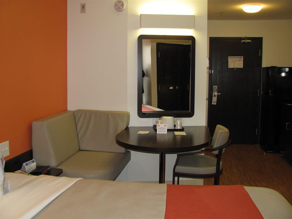 Motel 6 Airdrie Luaran gambar
